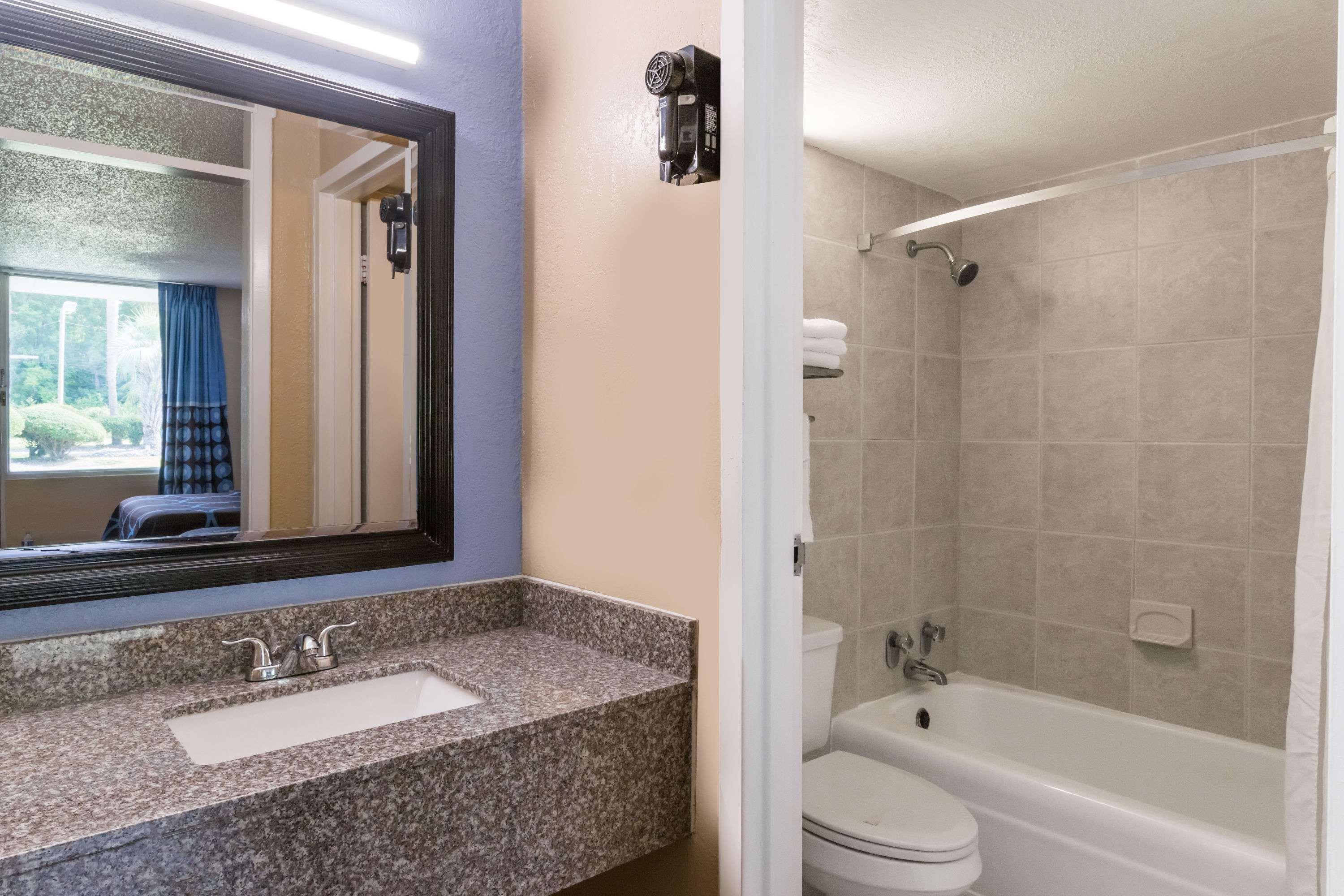 Super 8 By Wyndham Hardeeville - Savannah North Kültér fotó